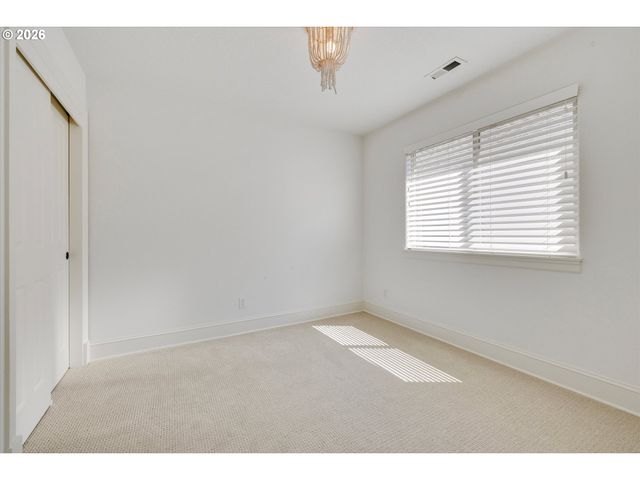 13389 Sw SHAKESPEARE St, Portland, OR 97224