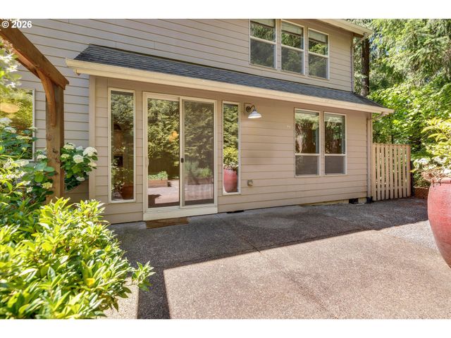 13389 Sw SHAKESPEARE St, Portland, OR 97224