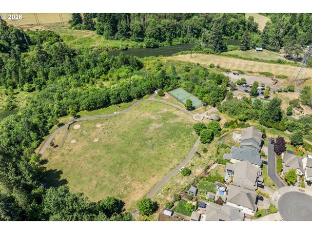 13389 Sw SHAKESPEARE St, Portland, OR 97224