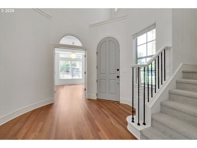 13389 Sw SHAKESPEARE St, Portland, OR 97224