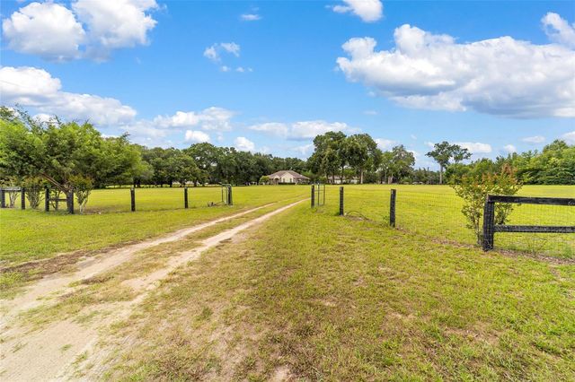 435 NE 155TH STREET ROAD, Citra, FL 32113