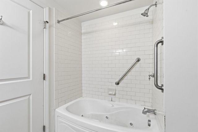 250 Main St. 108B, Hudson, MA 01749