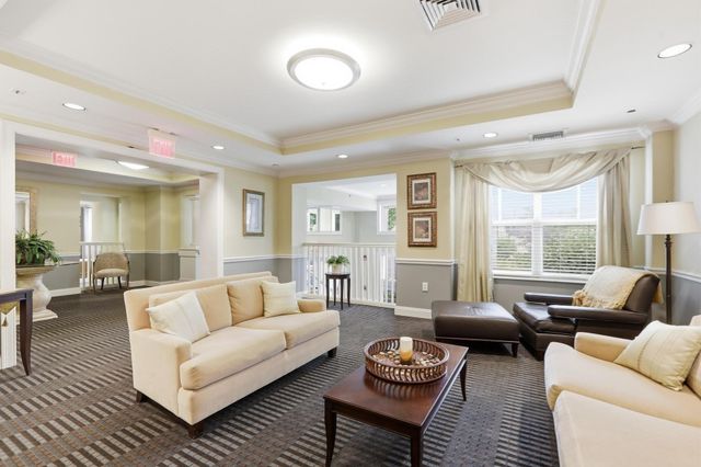 250 Main St. 108B, Hudson, MA 01749