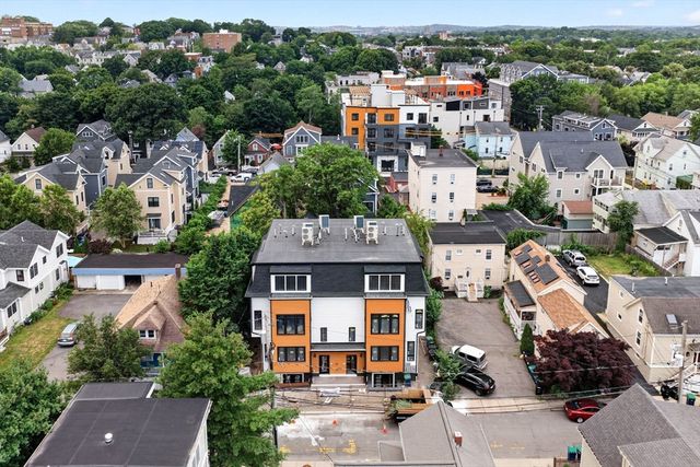 15 Clyde St D, Somerville, MA 02145