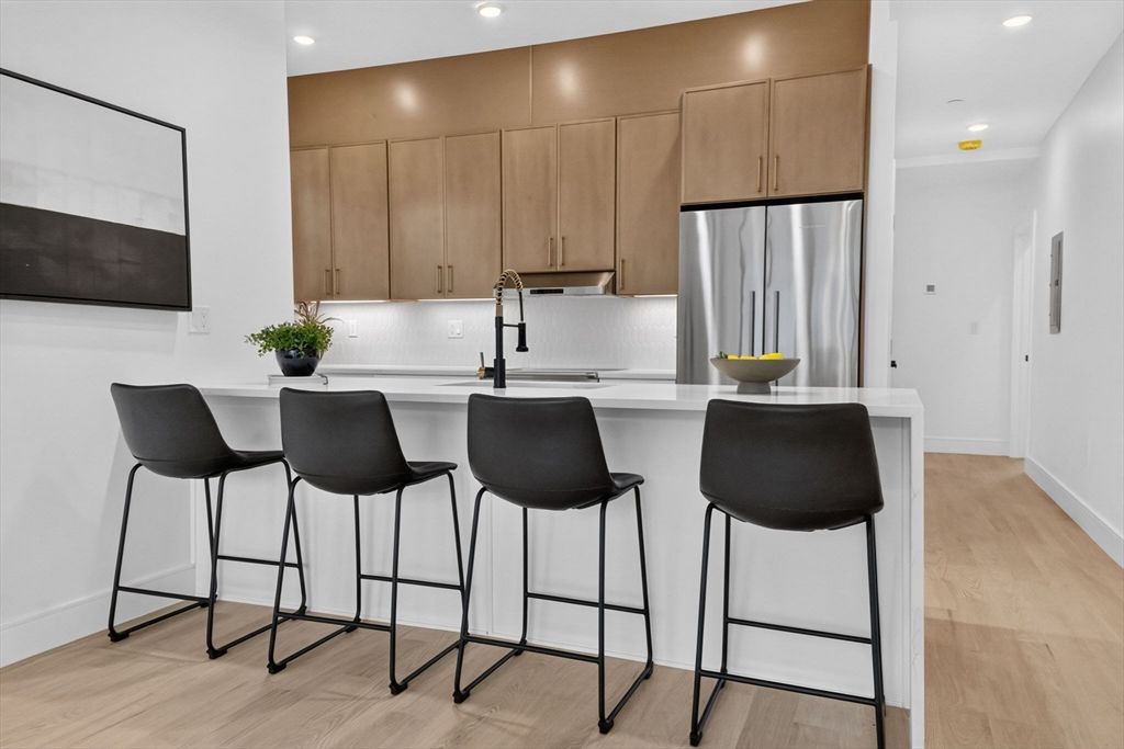 15 Clyde St D, Somerville, MA 02145