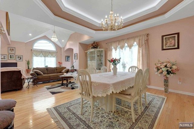 204 Farnham Avenue, Lodi, NJ 07644