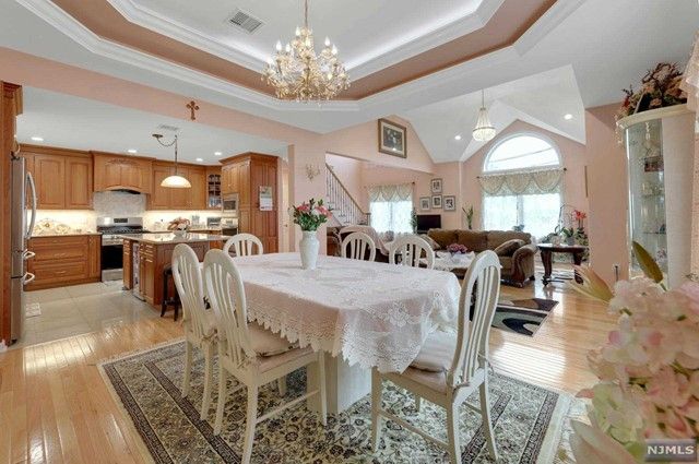 204 Farnham Avenue, Lodi, NJ 07644