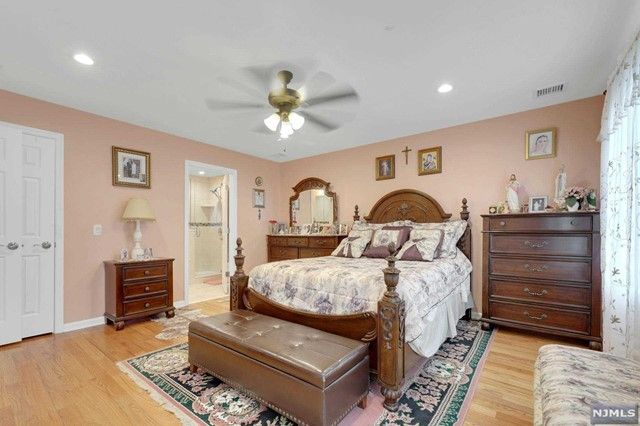 204 Farnham Avenue, Lodi, NJ 07644