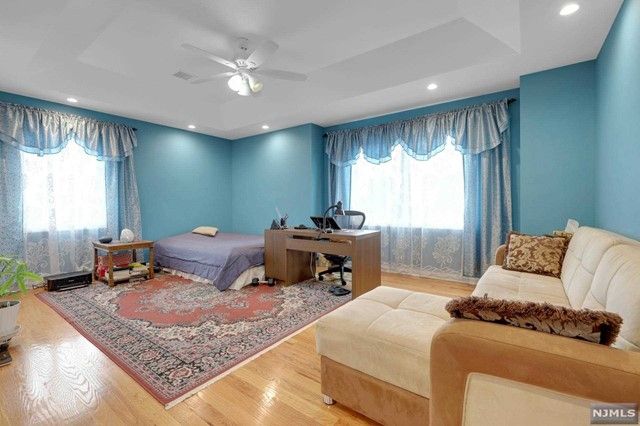 204 Farnham Avenue, Lodi, NJ 07644