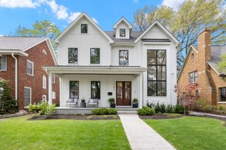 121 N Julian Street, Naperville, IL 60540