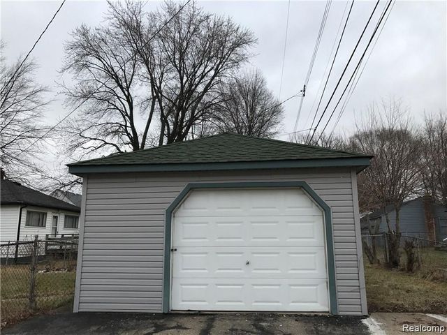 8404 Westminster Avenue, Warren, MI 48089