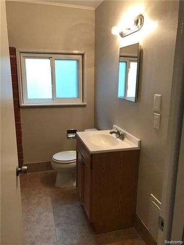 8404 Westminster Avenue, Warren, MI 48089