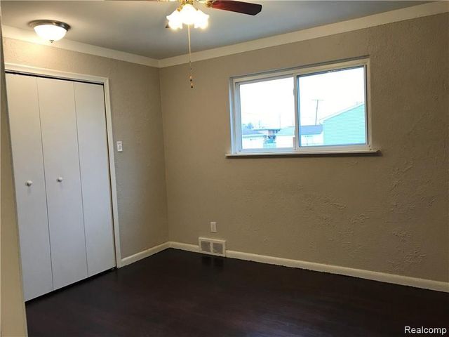 8404 Westminster Avenue, Warren, MI 48089