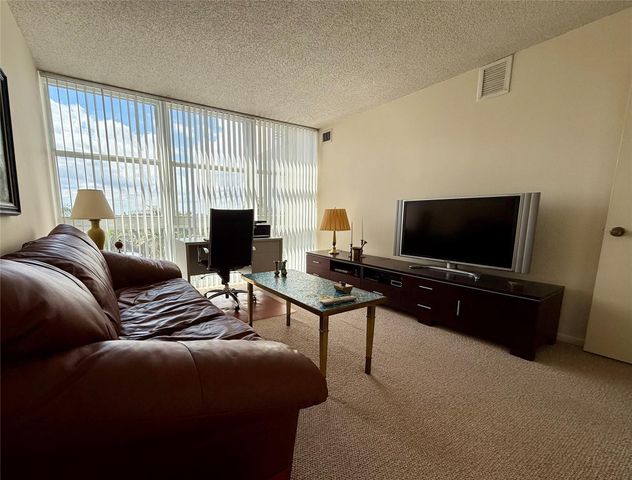 2841 N Ocean Boulevard 603, Fort Lauderdale, FL 33308