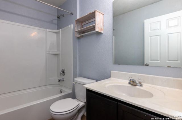 3710 Coyote Creek, Selma, TX 78154