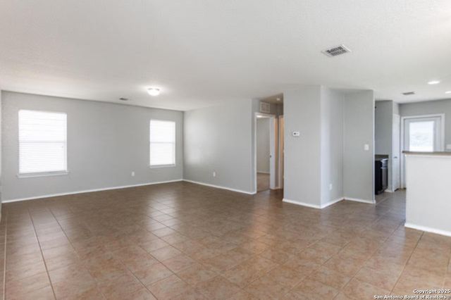 3710 Coyote Creek, Selma, TX 78154