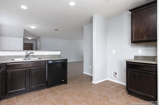 3710 Coyote Creek, Selma, TX 78154