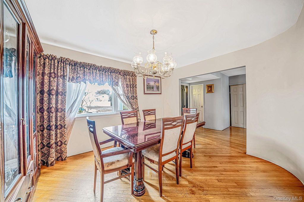 29 Sunshine Lane, Amityville, NY 11701 — photo 3