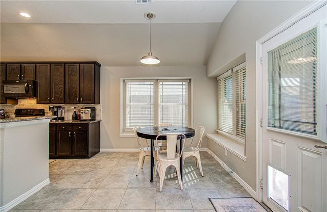 9519 White Landing, Mont Belvieu, TX 77523