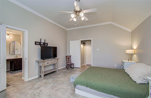 9519 White Landing, Mont Belvieu, TX 77523