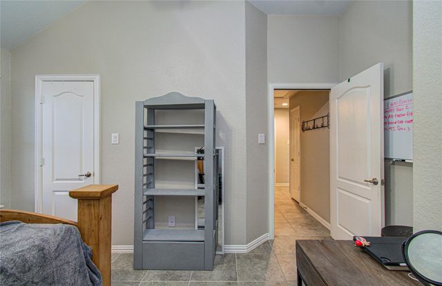 9519 White Landing, Mont Belvieu, TX 77523