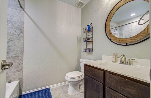 9519 White Landing, Mont Belvieu, TX 77523