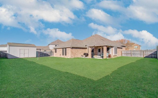 9519 White Landing, Mont Belvieu, TX 77523