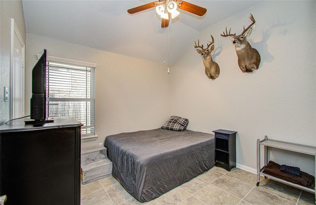 9519 White Landing, Mont Belvieu, TX 77523