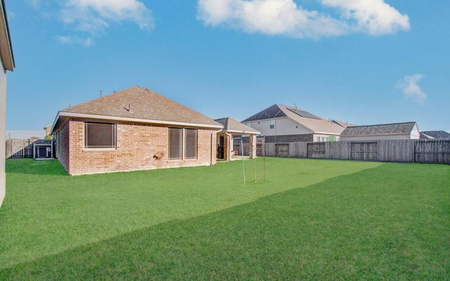 9519 White Landing, Mont Belvieu, TX 77523