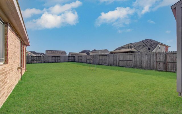 9519 White Landing, Mont Belvieu, TX 77523