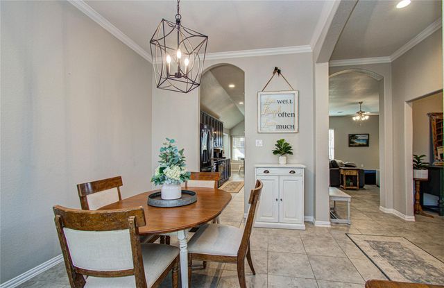 9519 White Landing, Mont Belvieu, TX 77523