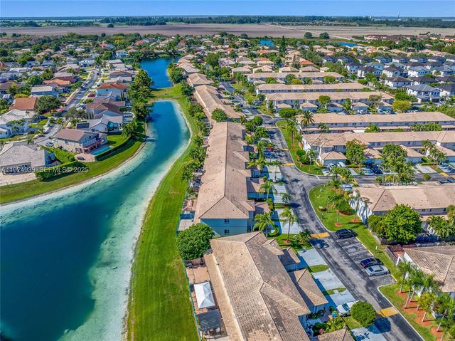 16236 SW 75th St, Miami, FL 33193