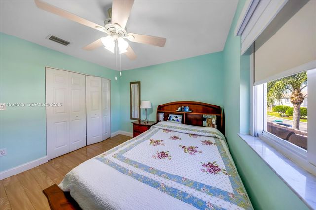 16236 SW 75th St, Miami, FL 33193