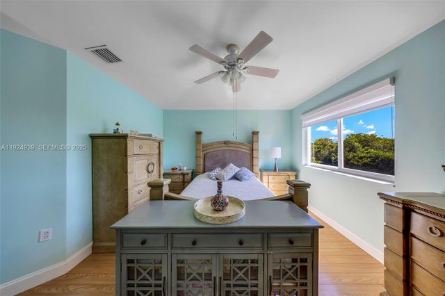 16236 SW 75th St, Miami, FL 33193