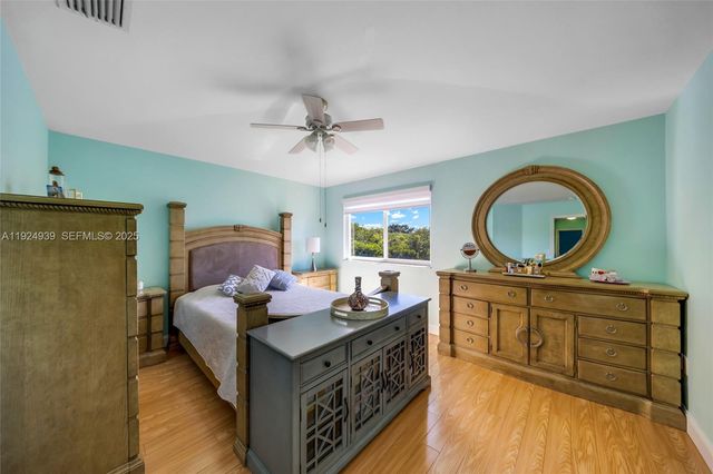 16236 SW 75th St, Miami, FL 33193