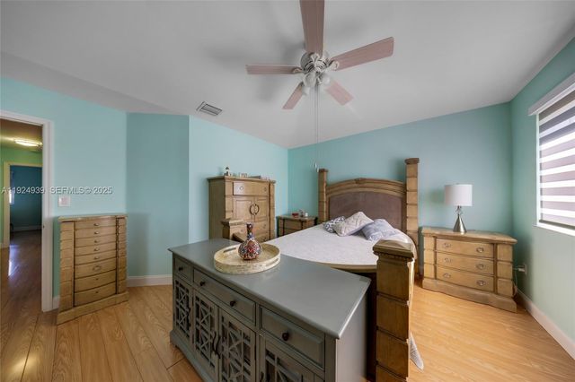 16236 SW 75th St, Miami, FL 33193