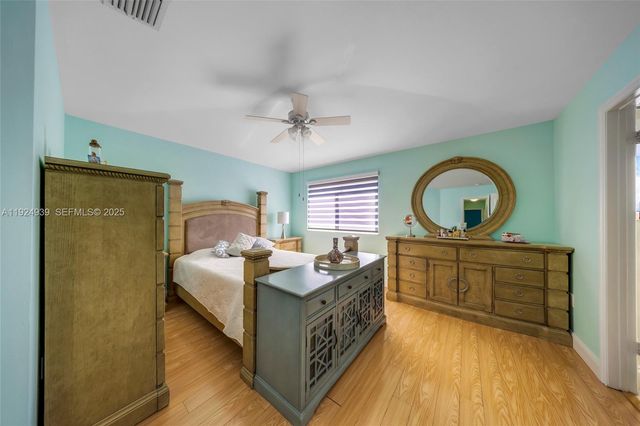 16236 SW 75th St, Miami, FL 33193