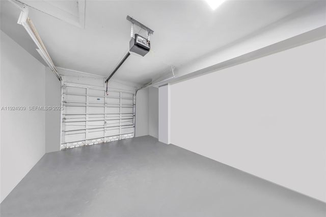 16236 SW 75th St, Miami, FL 33193