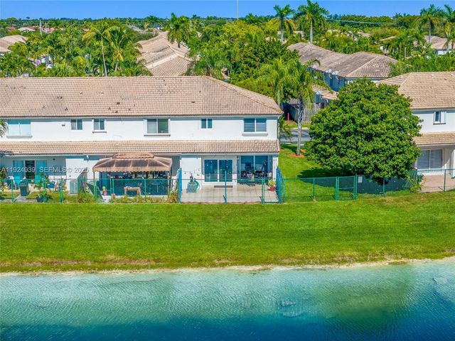 16236 SW 75th St, Miami, FL 33193