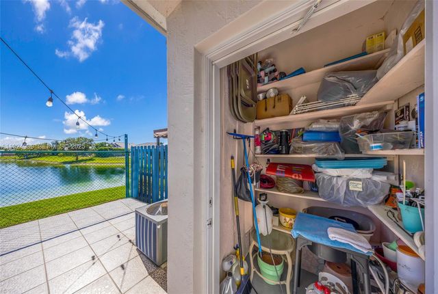 16236 SW 75th St, Miami, FL 33193