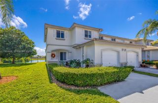 16236 SW 75th St, Miami, FL 33193