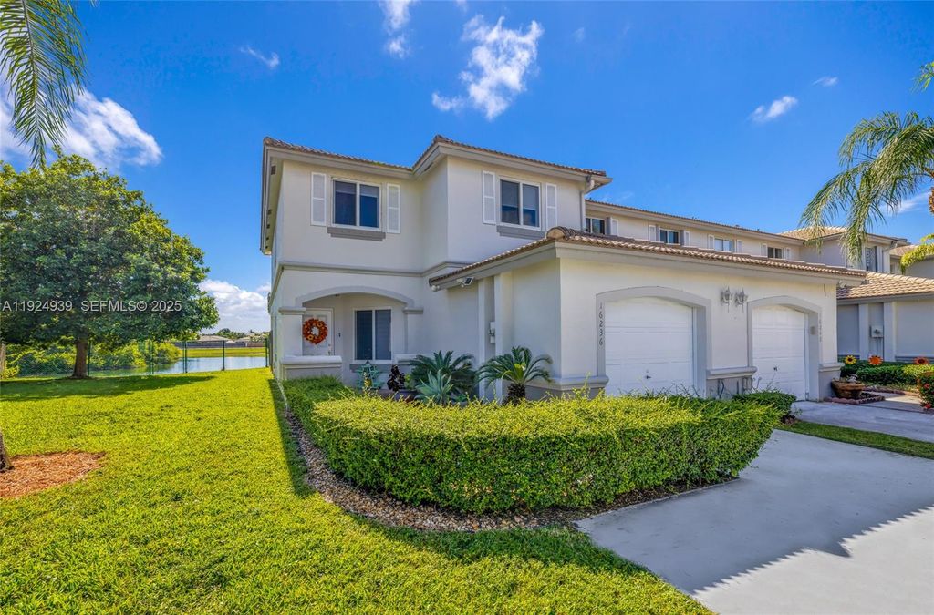 16236 SW 75th St, Miami, FL 33193