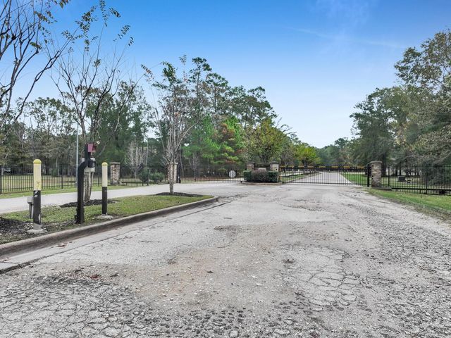 84 Private Road 635, Dayton, TX 77535