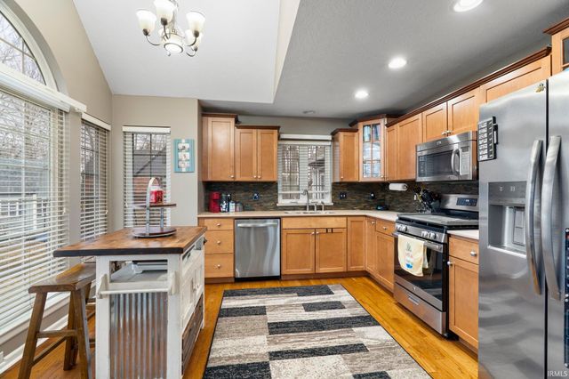 4510 N WILDWOOD DR, Frankfort, IN 46041