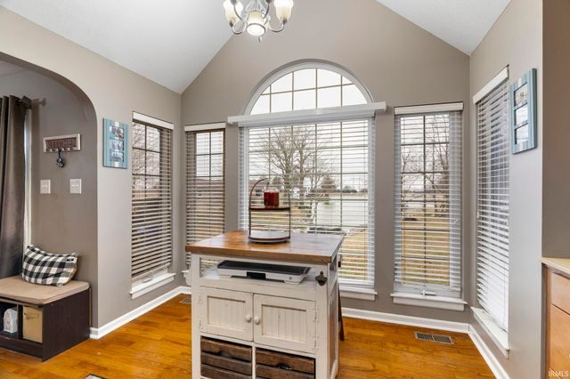 4510 N WILDWOOD DR, Frankfort, IN 46041