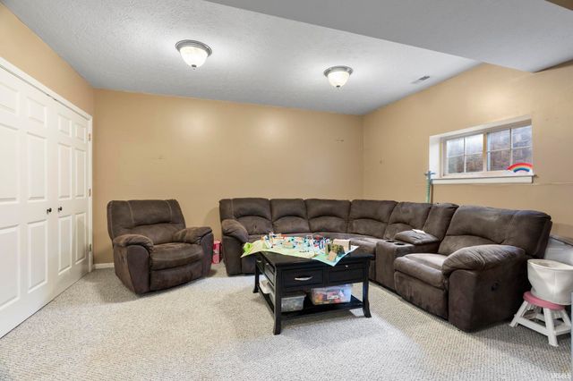 4510 N WILDWOOD DR, Frankfort, IN 46041