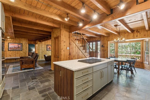 425 Golf Course Way, Lake Arrowhead, CA 92352