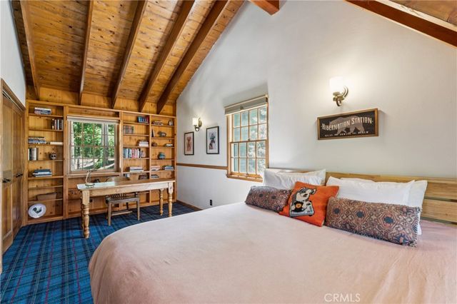425 Golf Course Way, Lake Arrowhead, CA 92352