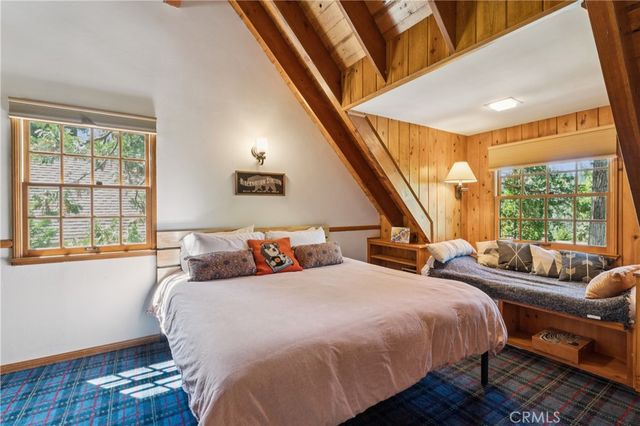 425 Golf Course Way, Lake Arrowhead, CA 92352