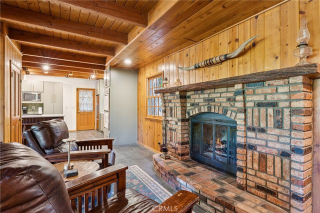 425 Golf Course Way, Lake Arrowhead, CA 92352
